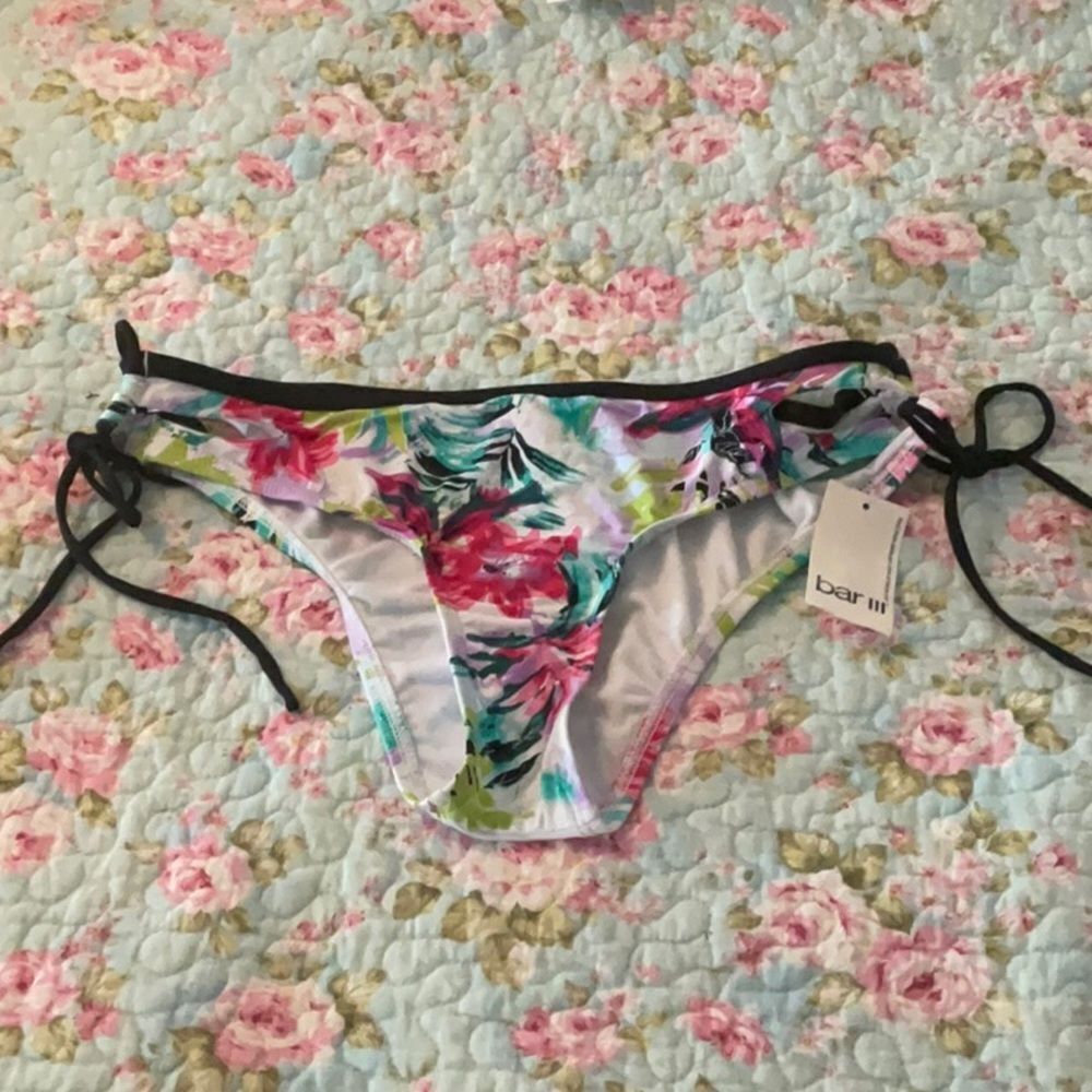 👙Bar III 💗 MACYS Multicolor Palm Floral Print Bikini Swimsuit Bottom NWT Jrs L